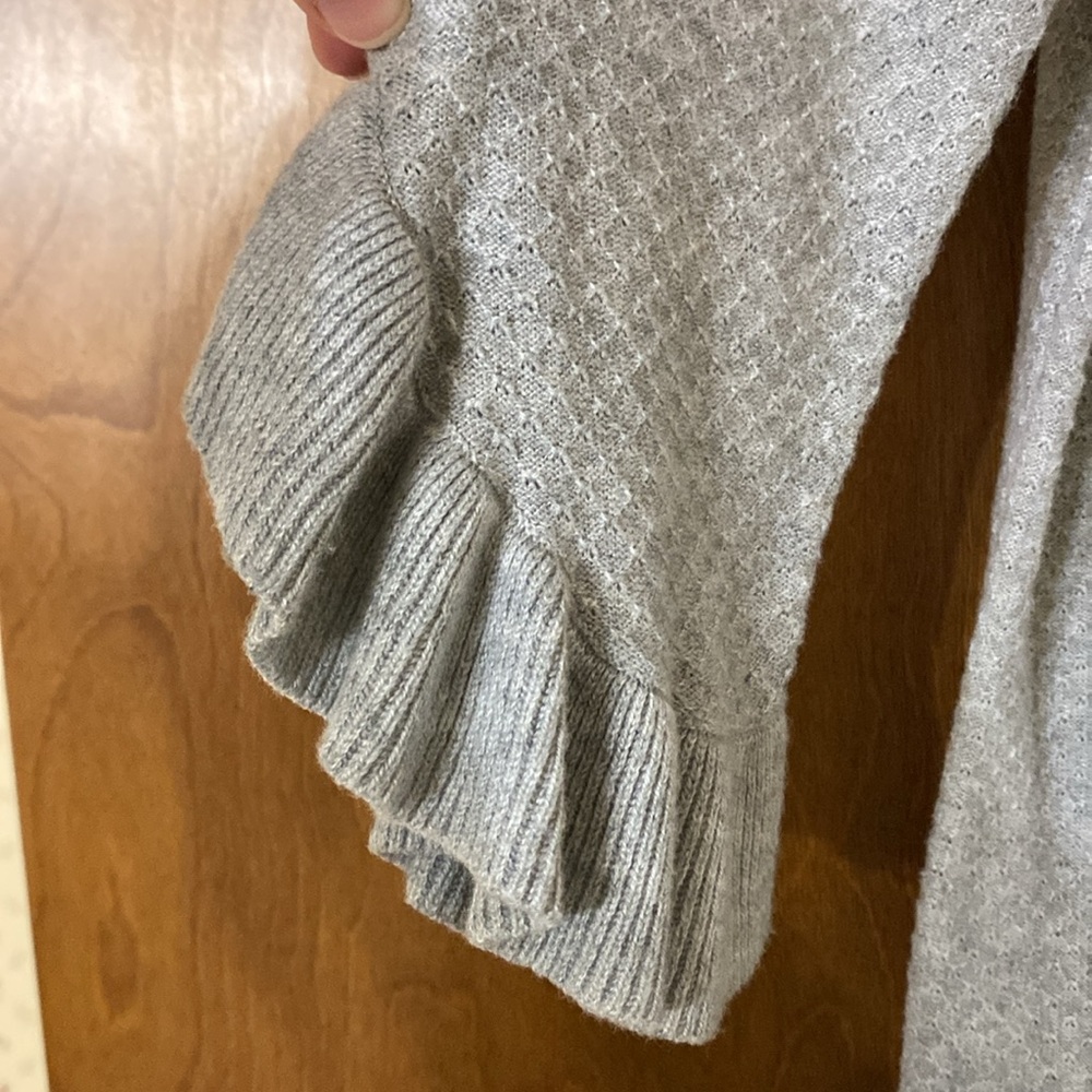 Elle Textured Ruffle Sleeve Top - Picture 2 of 6